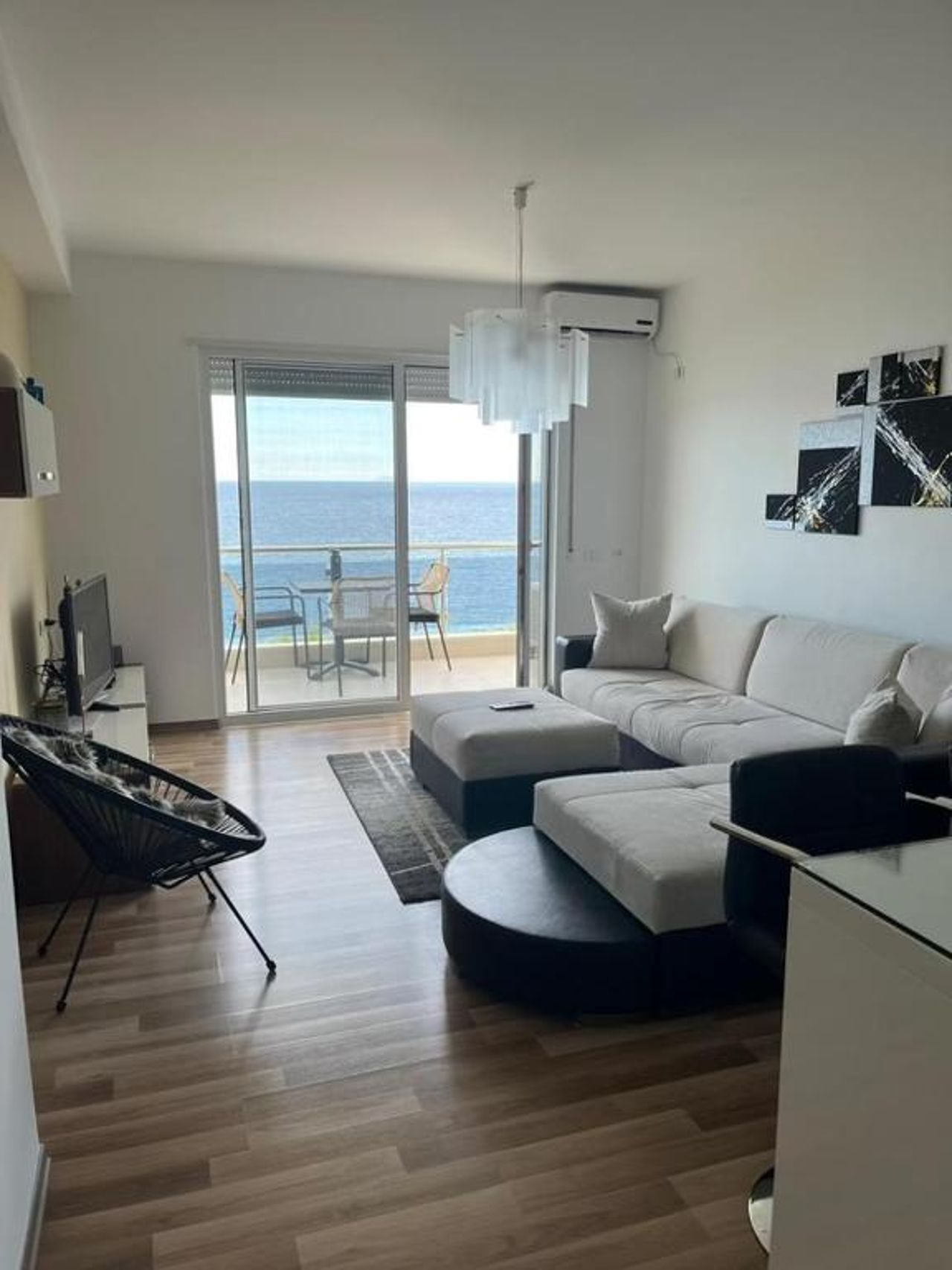 GeNi apartments White residence