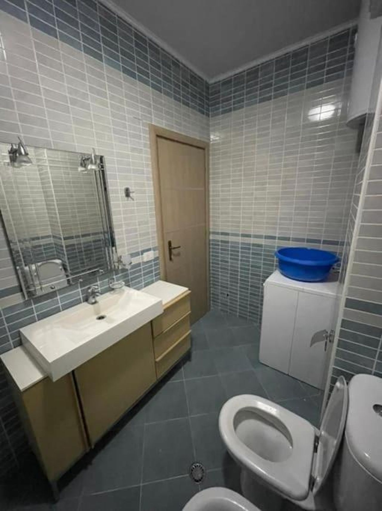 Lovely 2 bedroom unit with beach view
