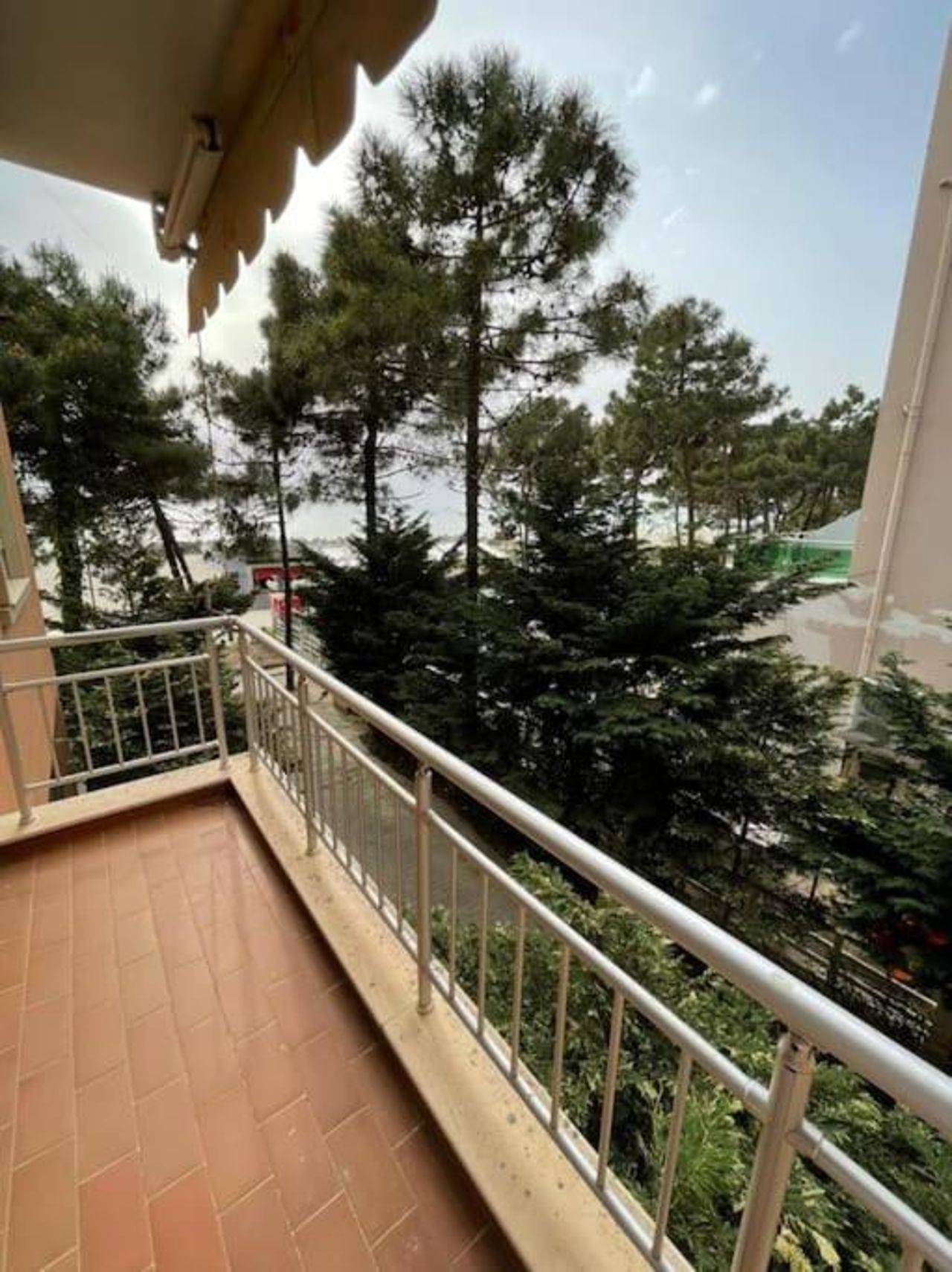 Lovely 2 bedroom unit with beach view