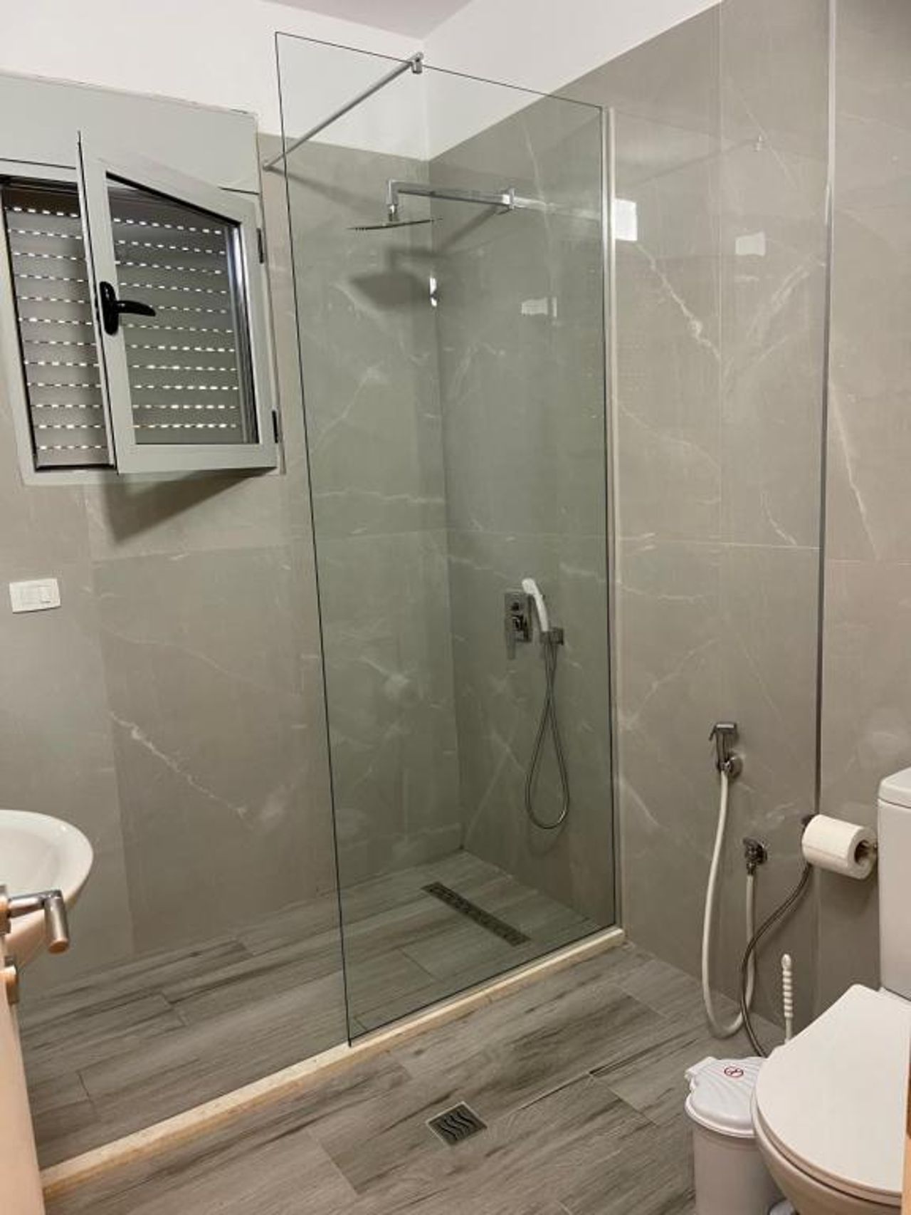 SeaView Modern Two Bedroom Apartment