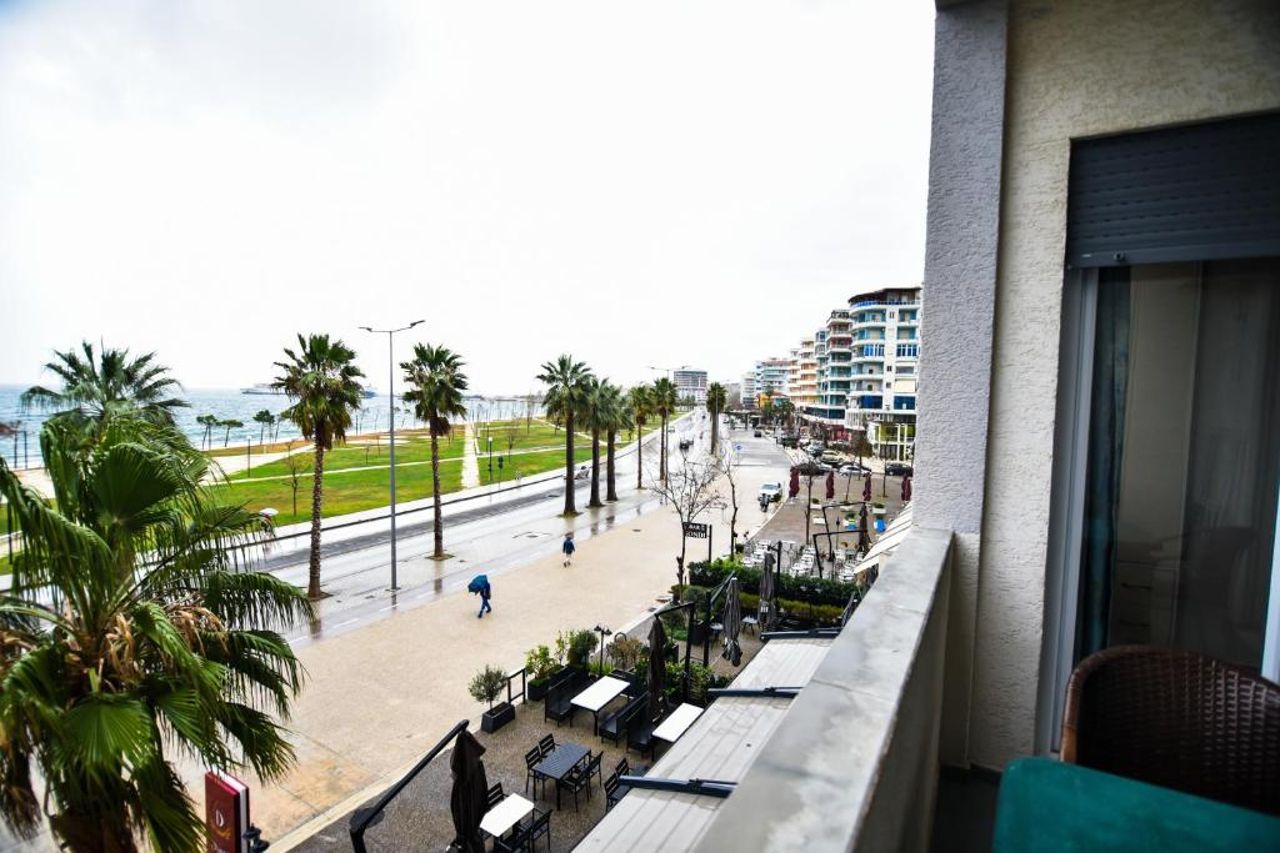 Seaview Apartment