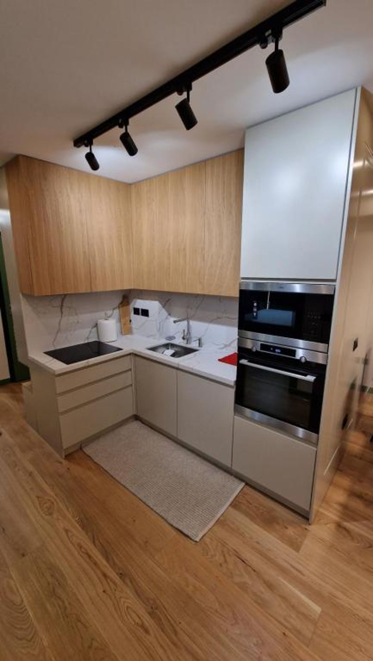 Meshi Apartment