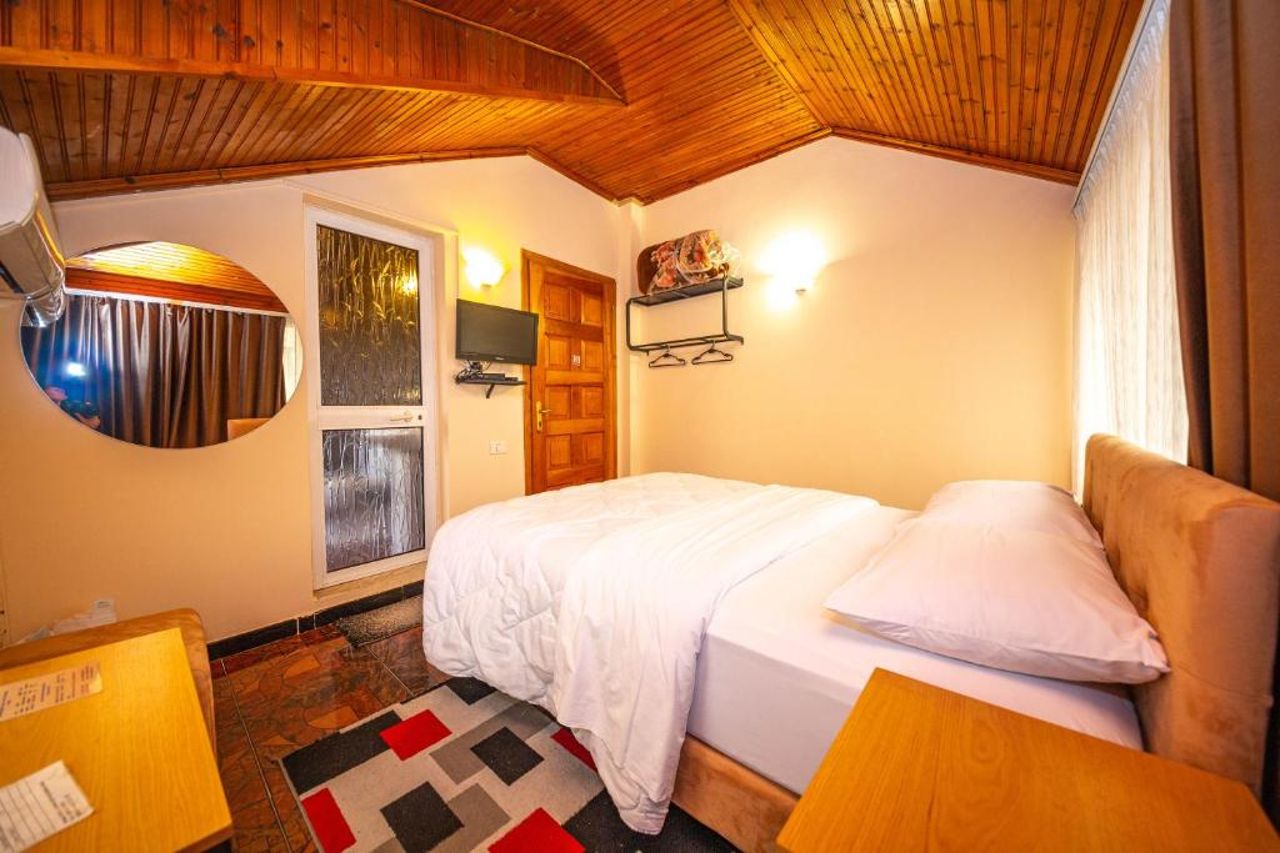 Hotel Pik Loti