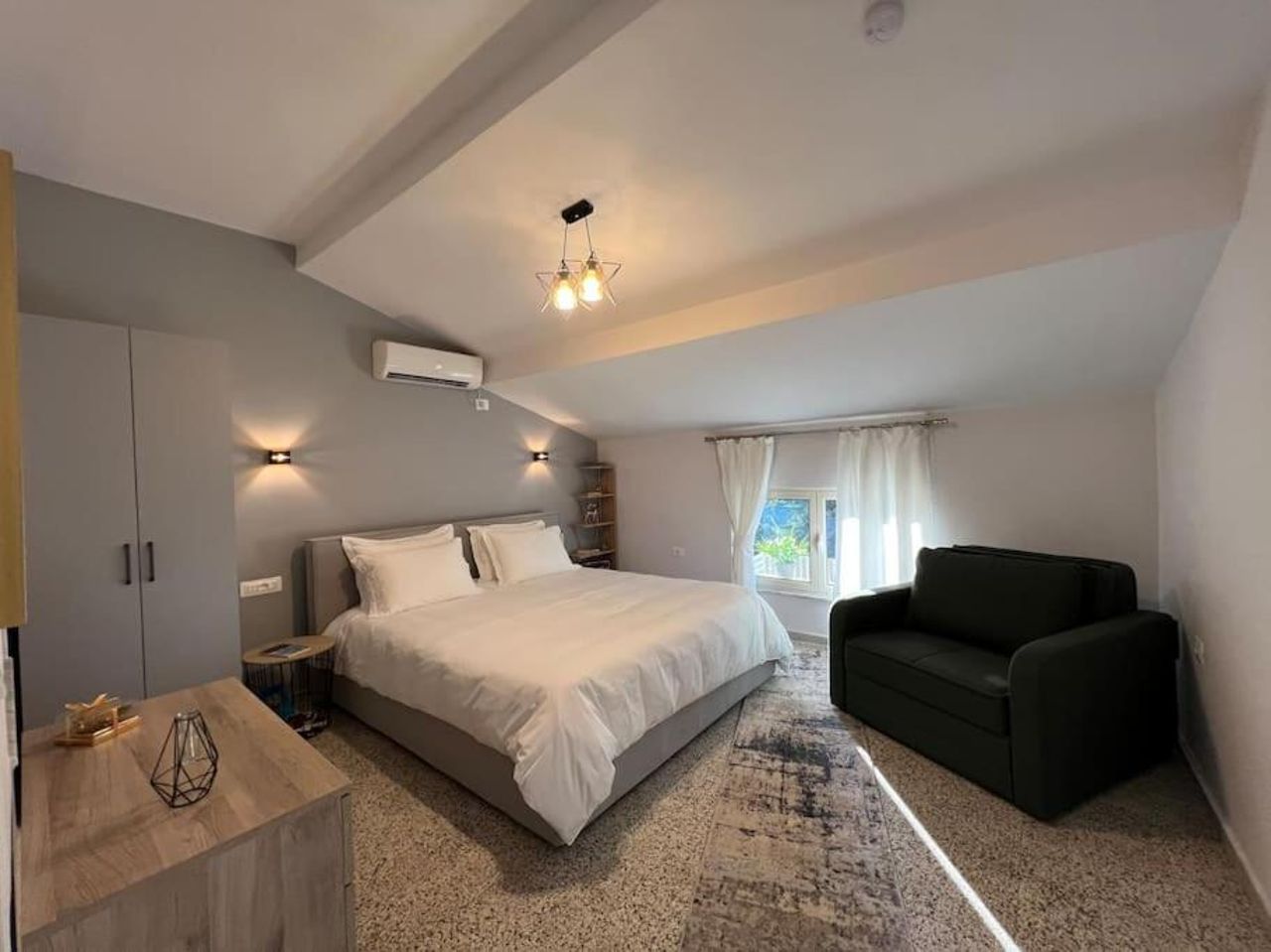 Jonexh Apartments