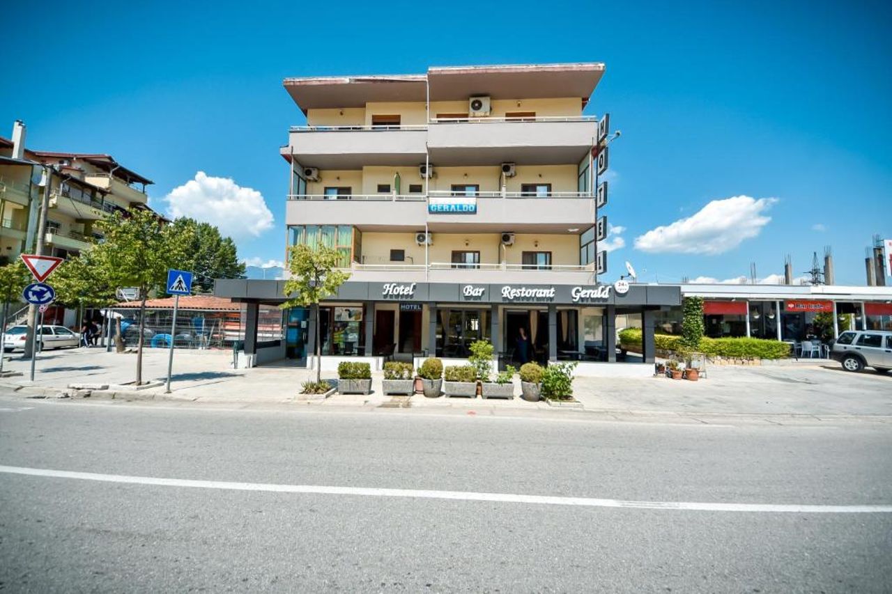 Double Room in Hotel Geraldo
