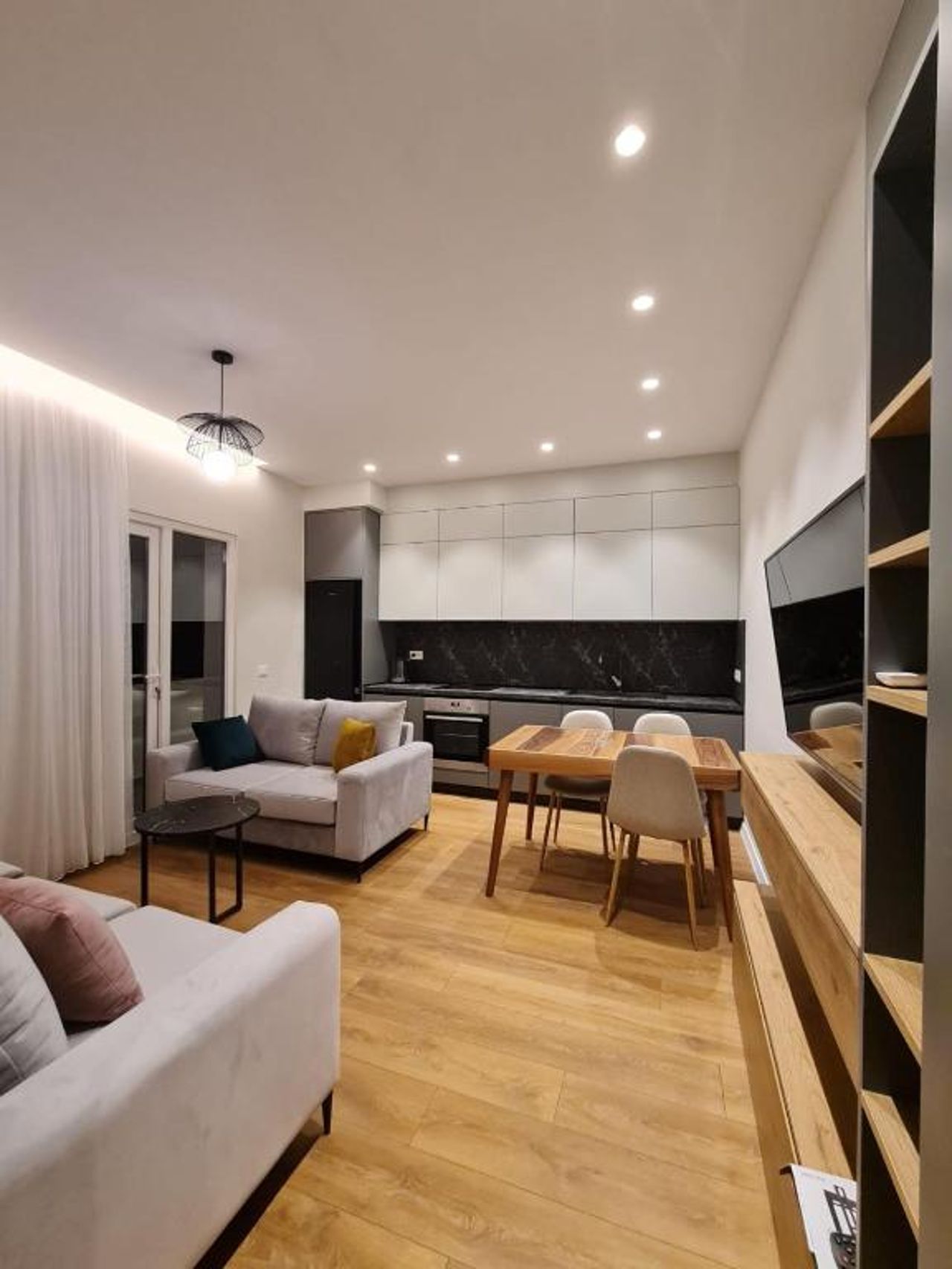 Adore - Modern Apartment