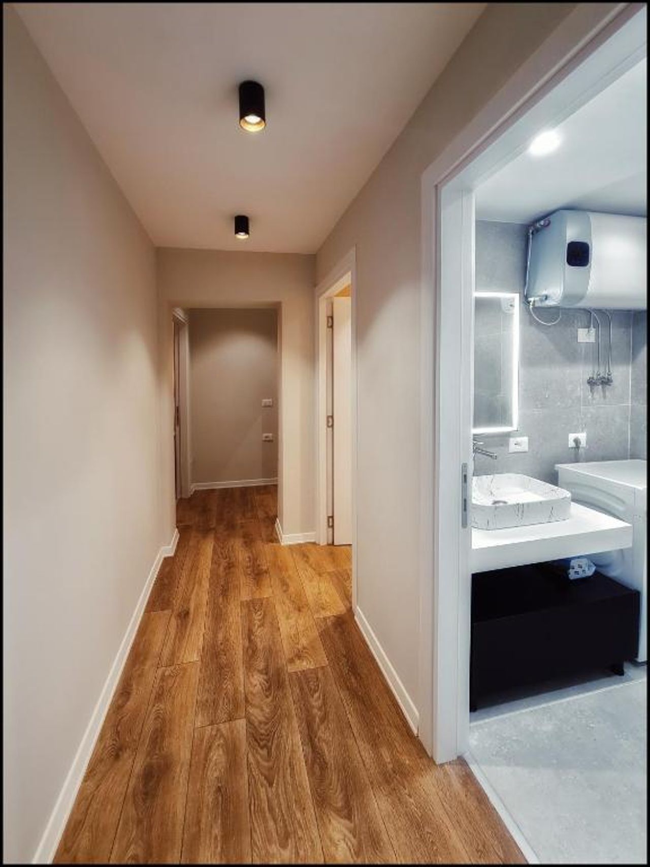 Adore - Modern Apartment