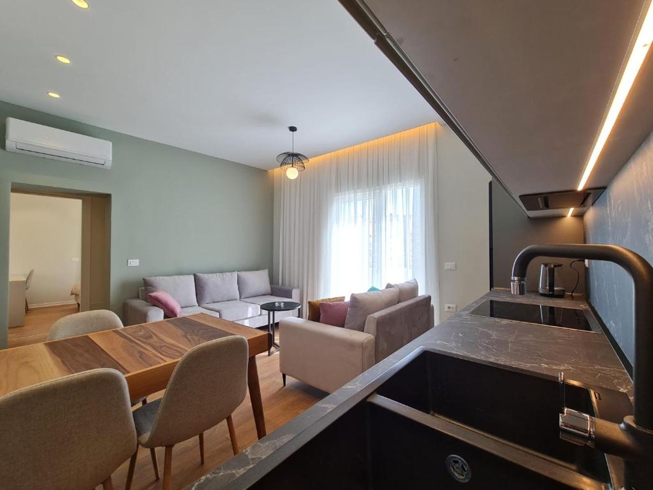 Adore - Modern Apartment