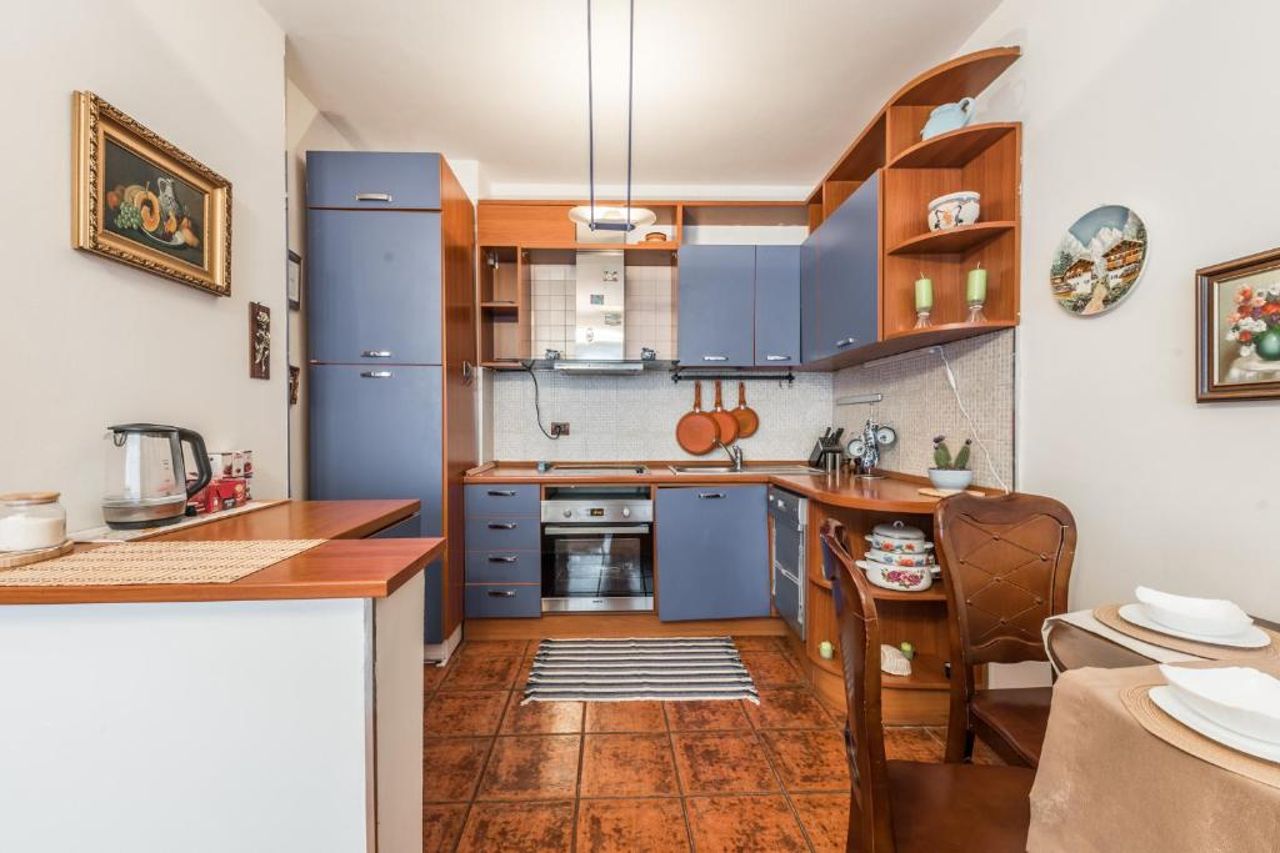 Vintage and warm 2BR apartament in Tirana