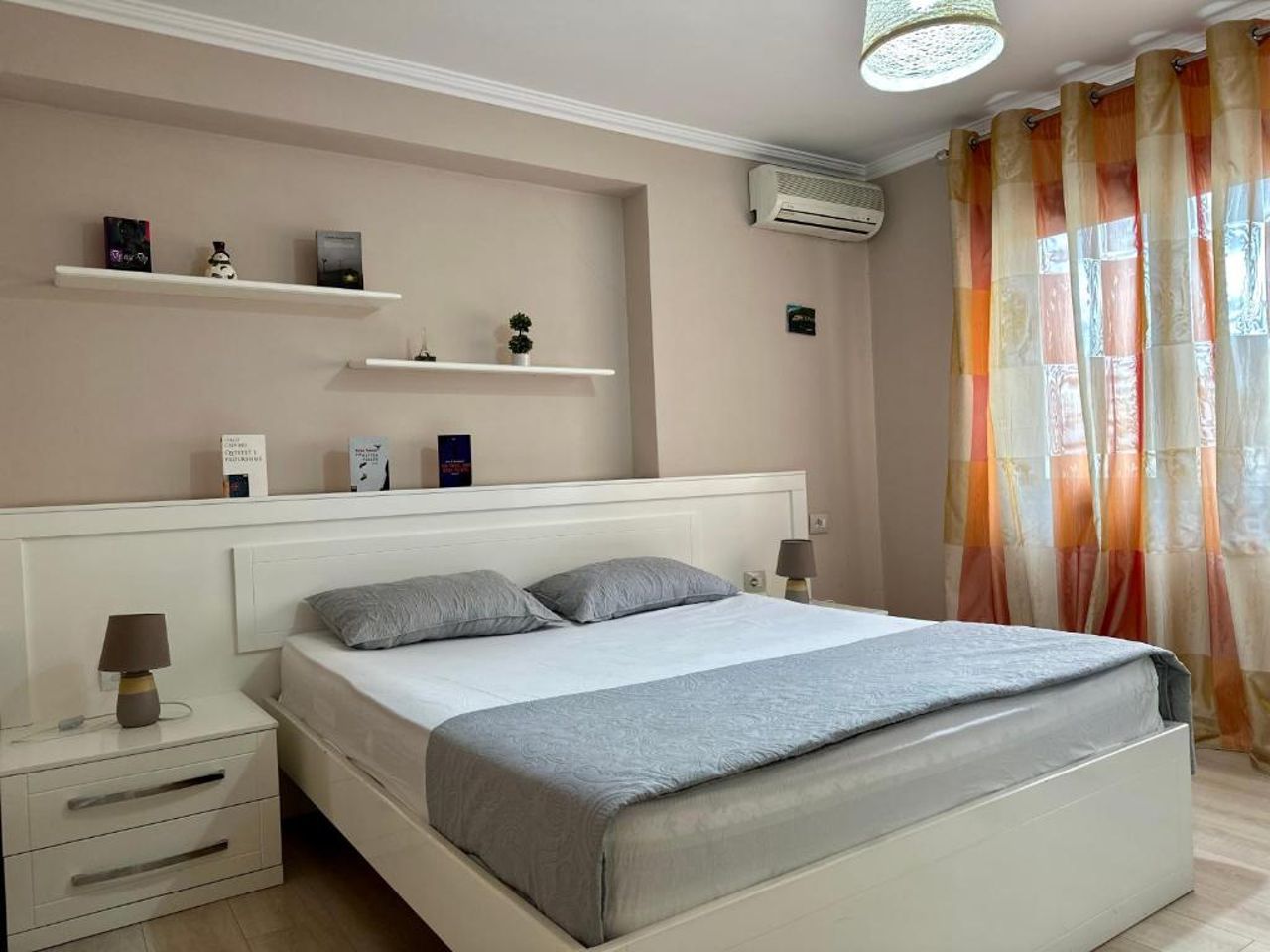 Apartment Centre View New Bazaar