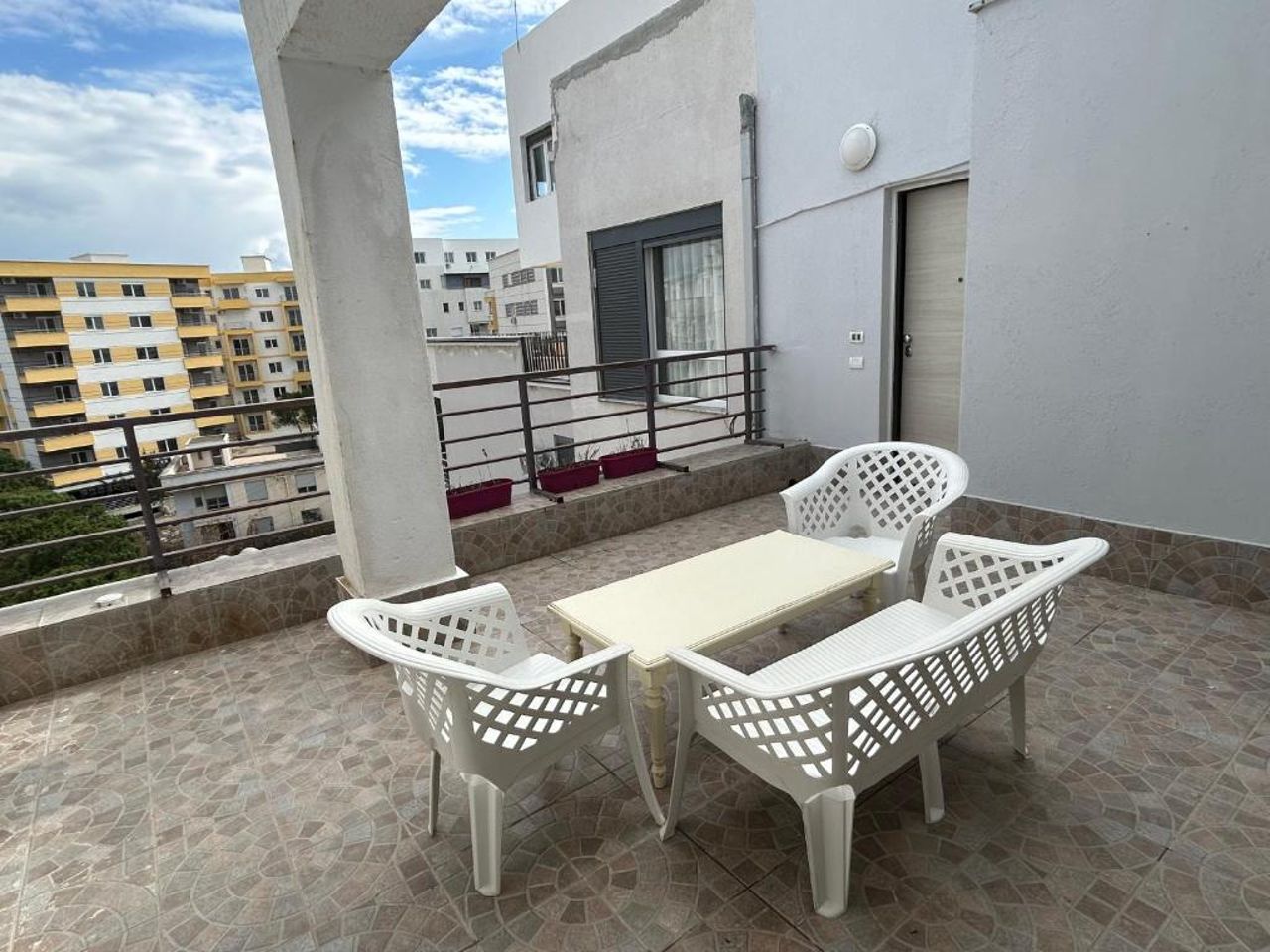 Apartment in Qerret