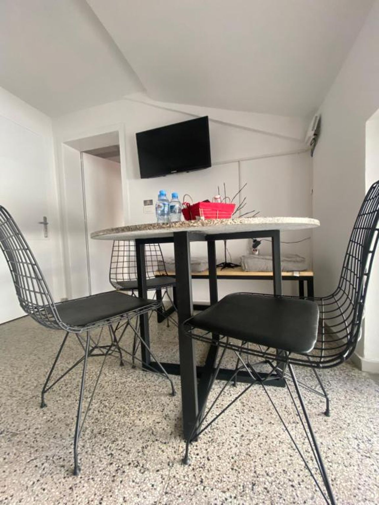 Jonexh Apartments