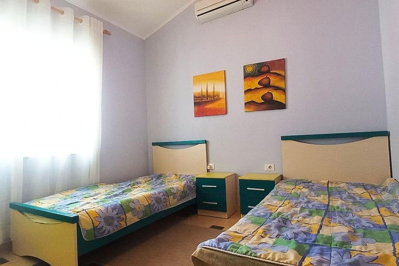 Durres, Golem Beach House