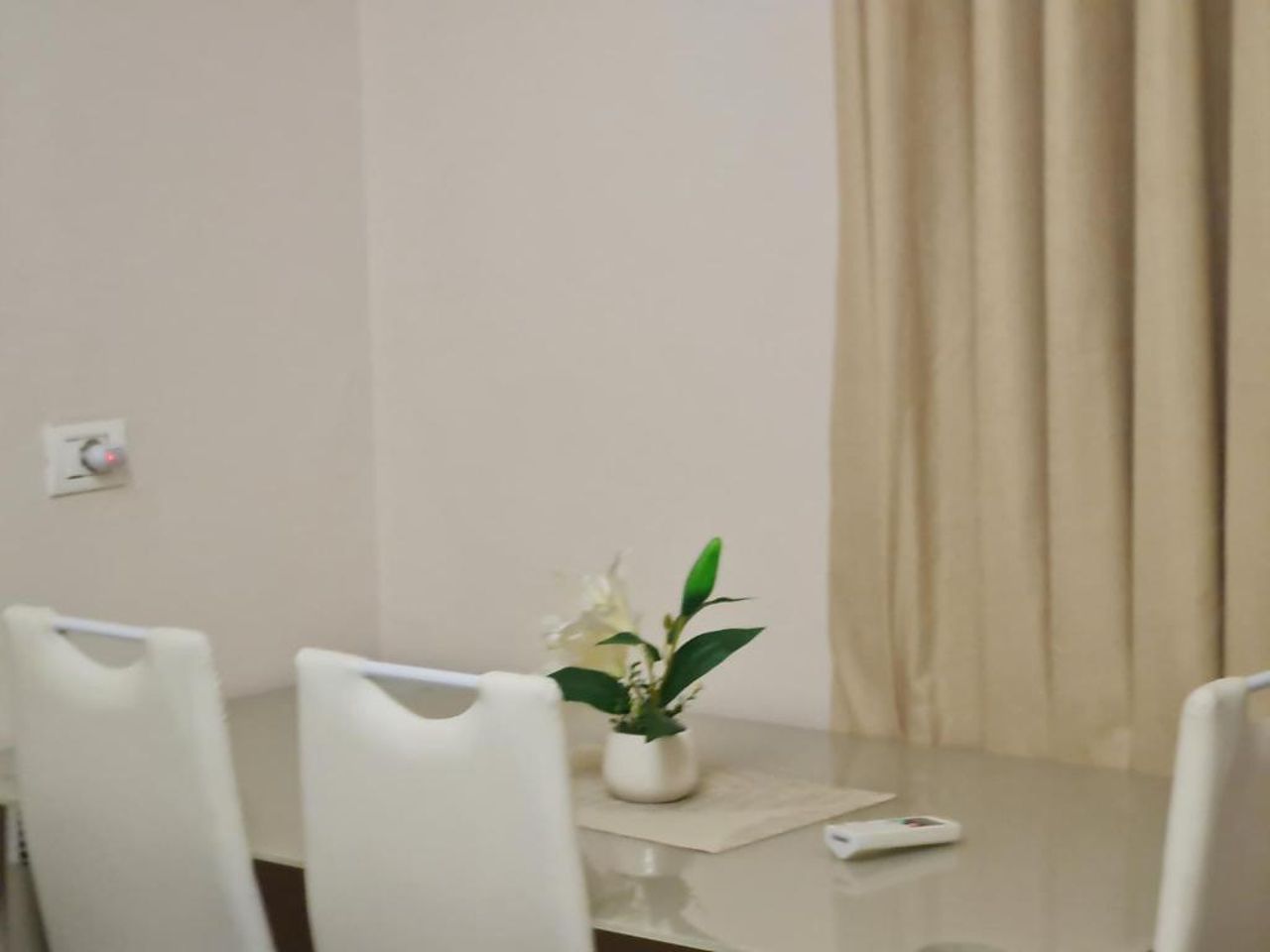 Downtown Boulevard apartment with a cute balcony!