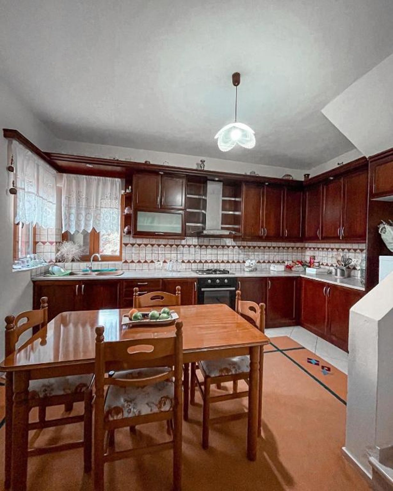 FarmHouse Qeparo
