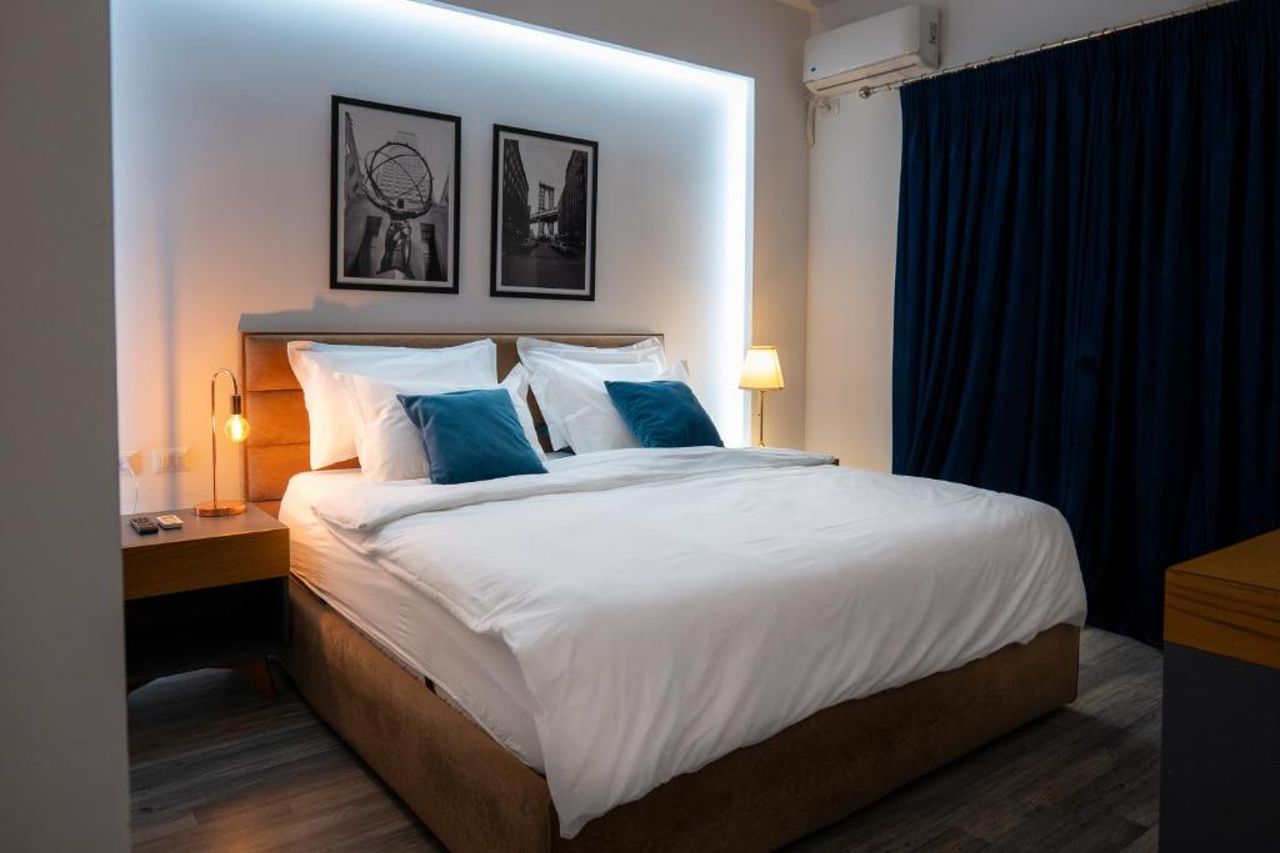 Modern Apartment in Skanderbeg Square - THE NEST