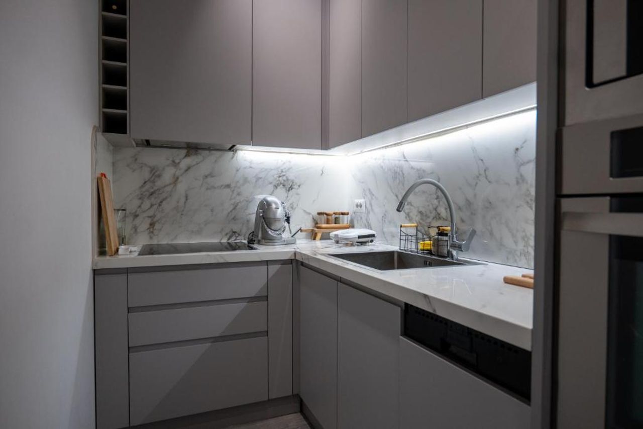 Modern Apartment in Skanderbeg Square - THE NEST