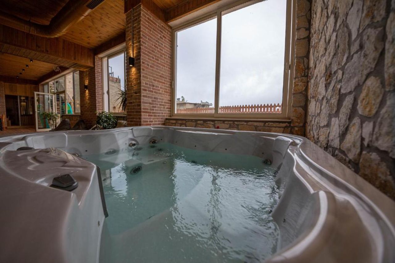 Aerial Hotel & Spa