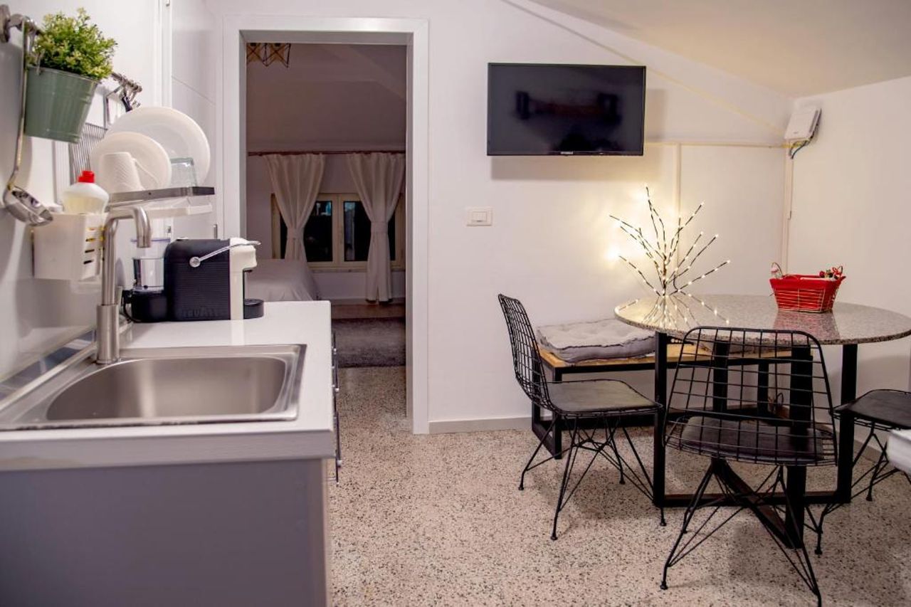 Jonexh Apartments