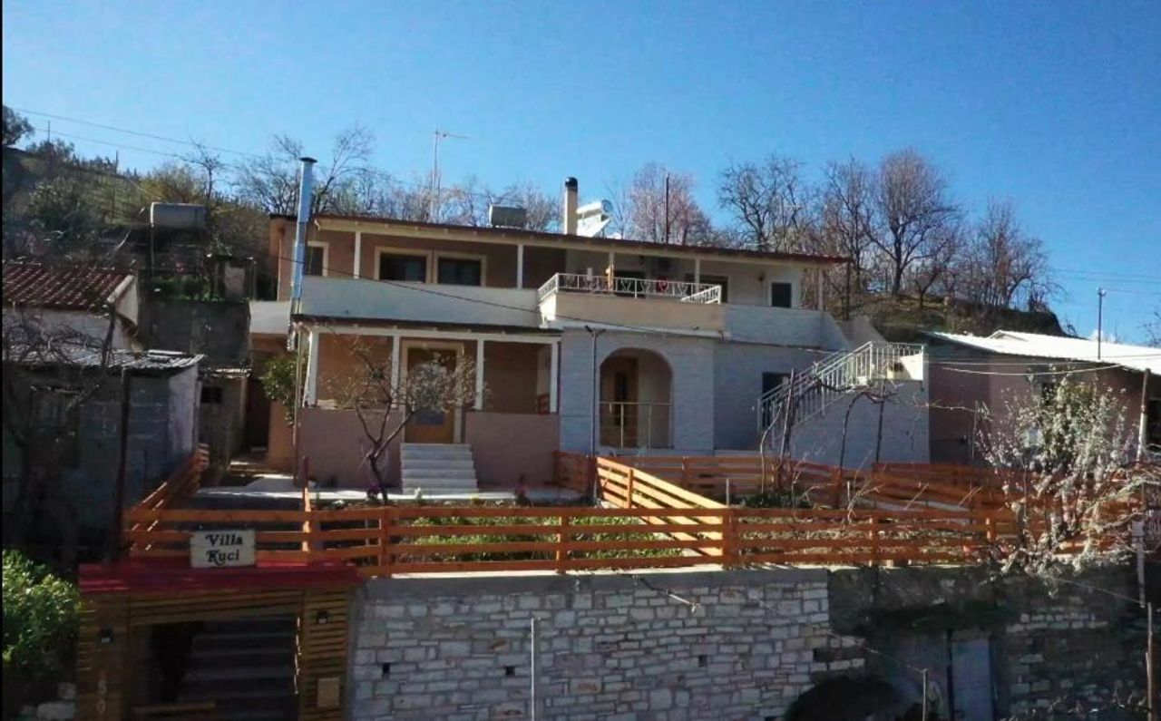 Villa Kuci, Drobonik Berat