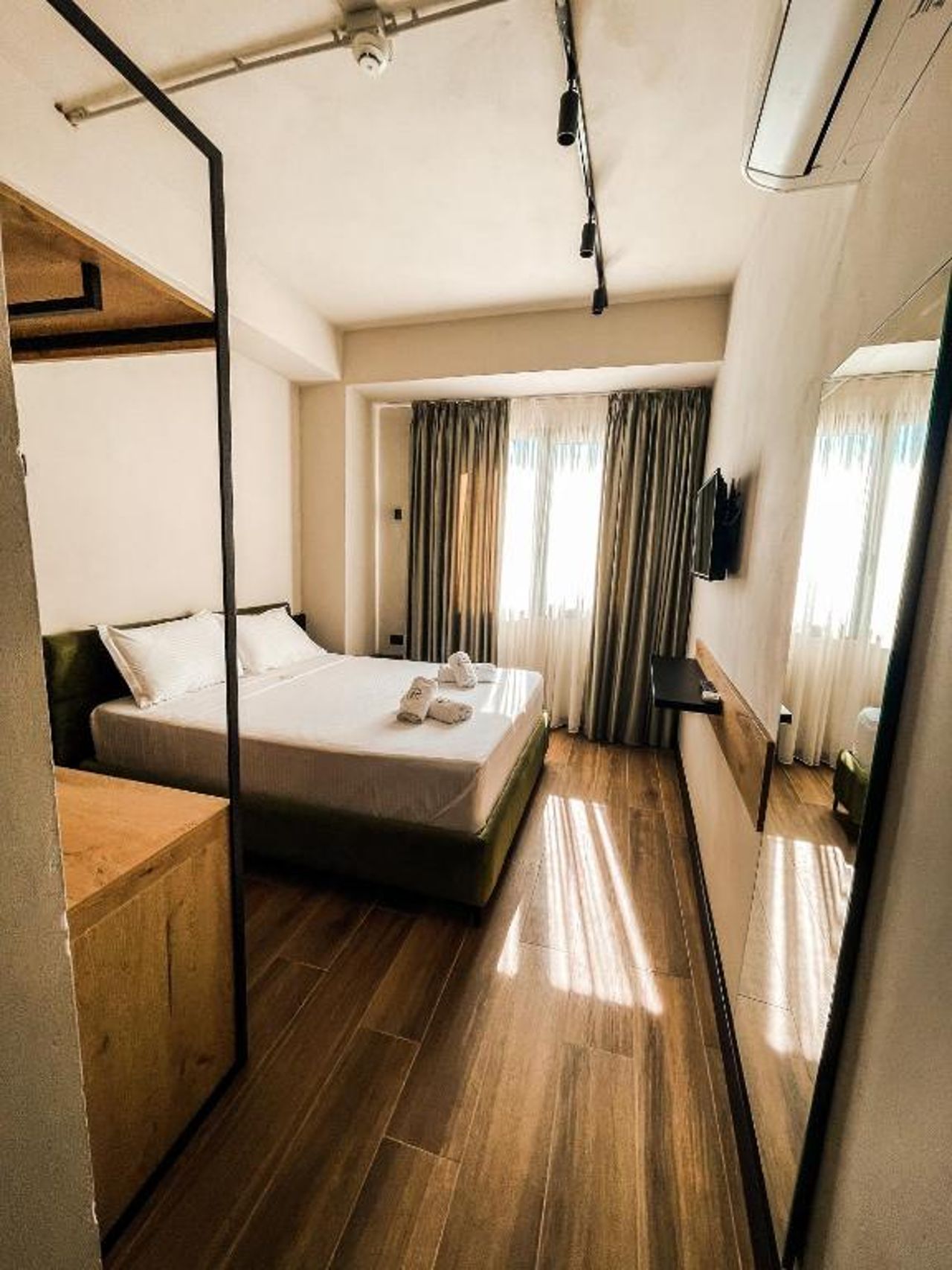 Gogo's Boutique Hotel