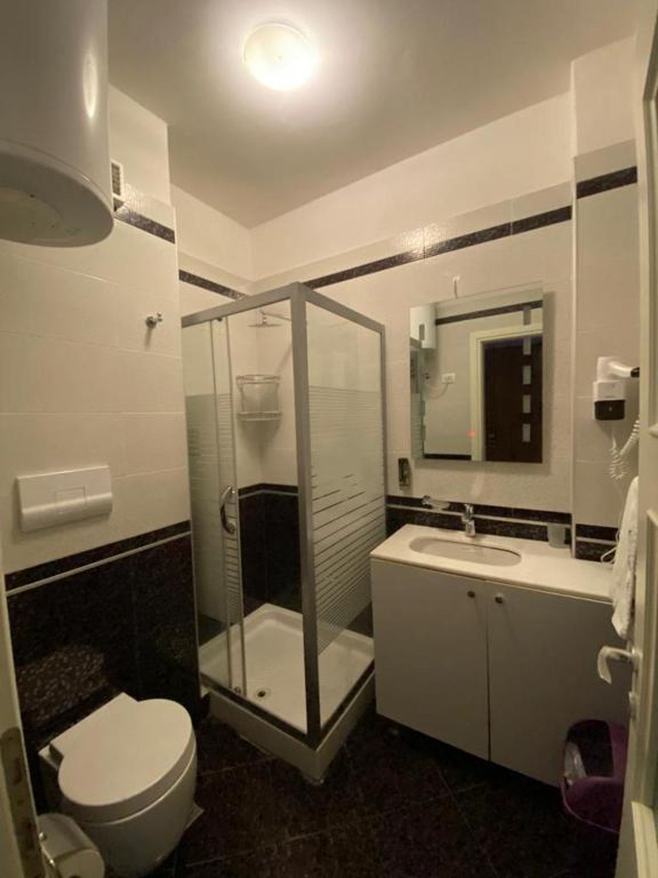2 Bedrooms Seaside View Apart, free parking.