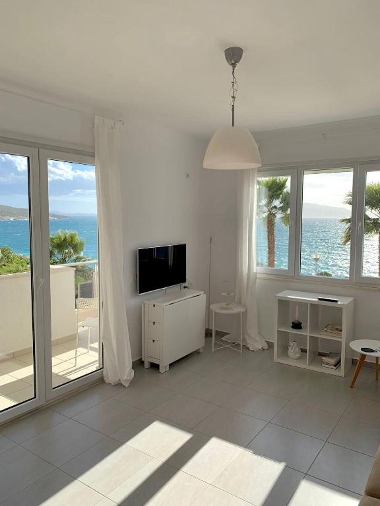 Loli Apartment Luxury white Residence