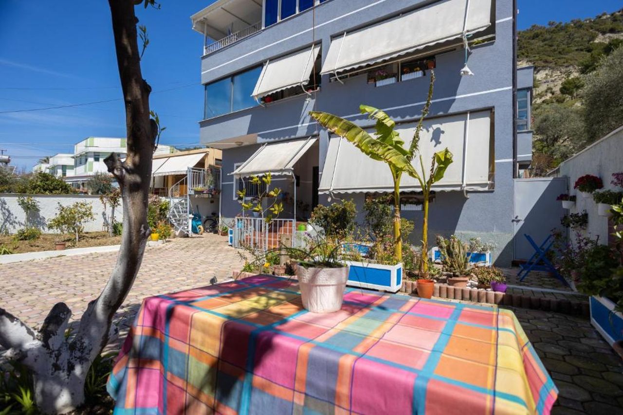 Vila AULONA