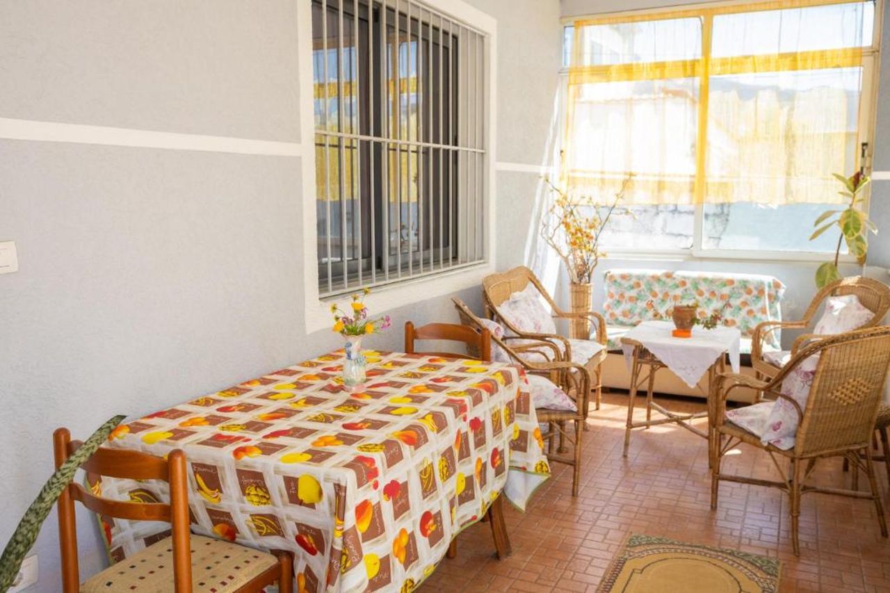 Vila AULONA