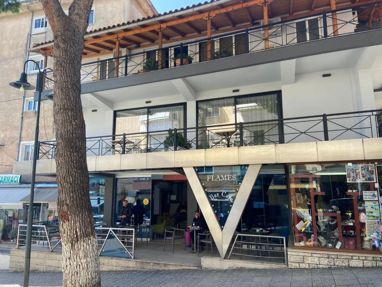"Hotel Lili"