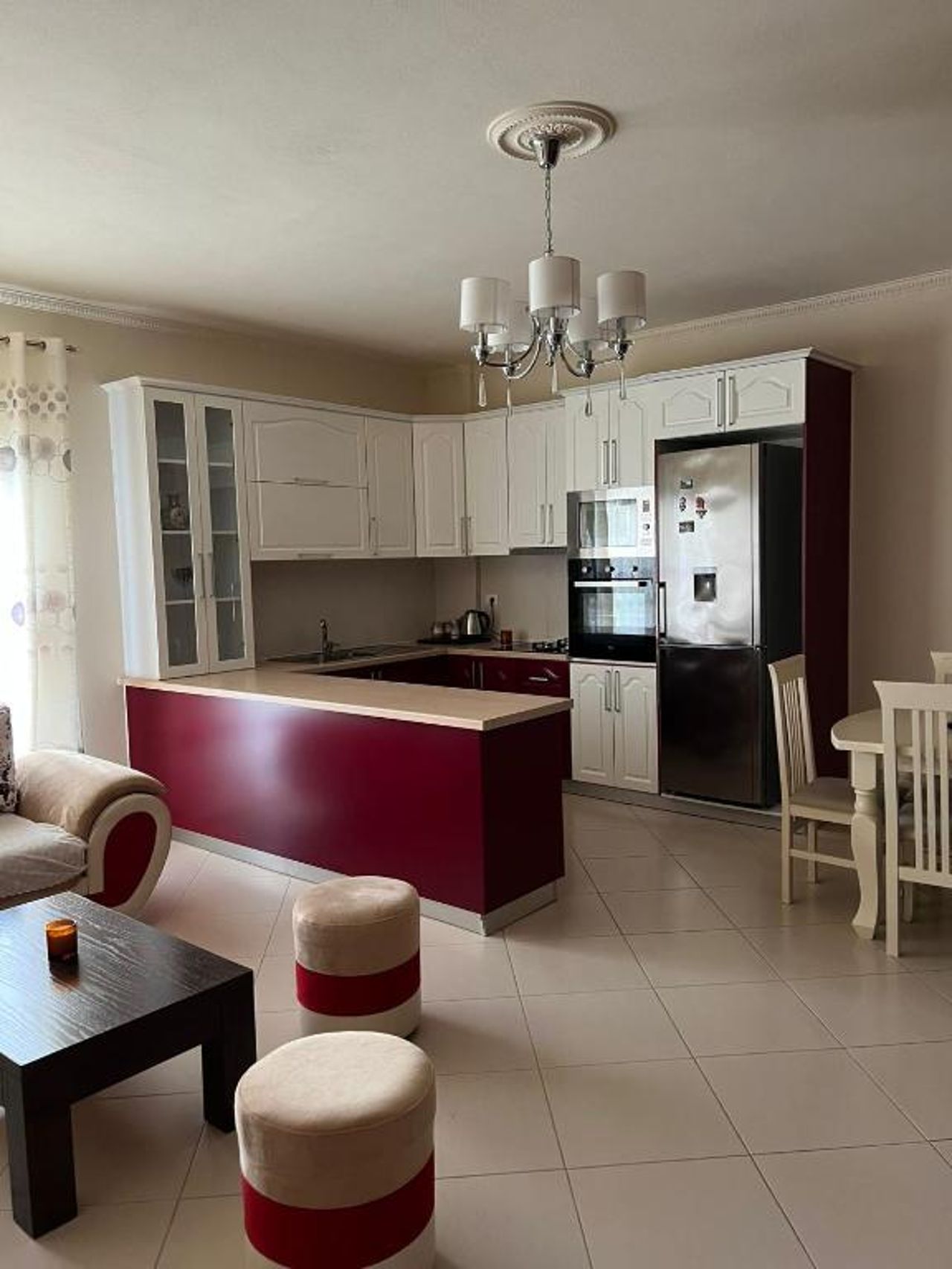 Curri’s Apartments