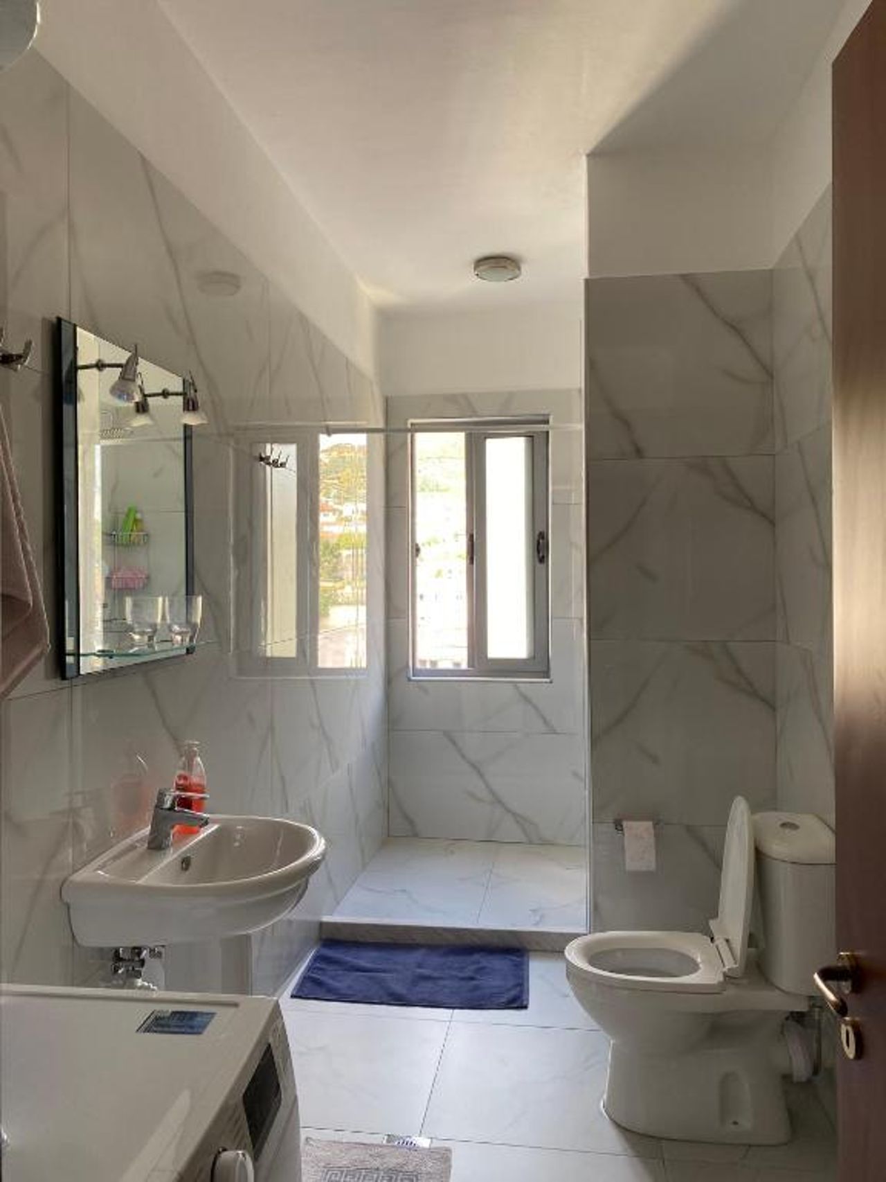 Cloud8 Apt with Castle View, 7km from the Beach
