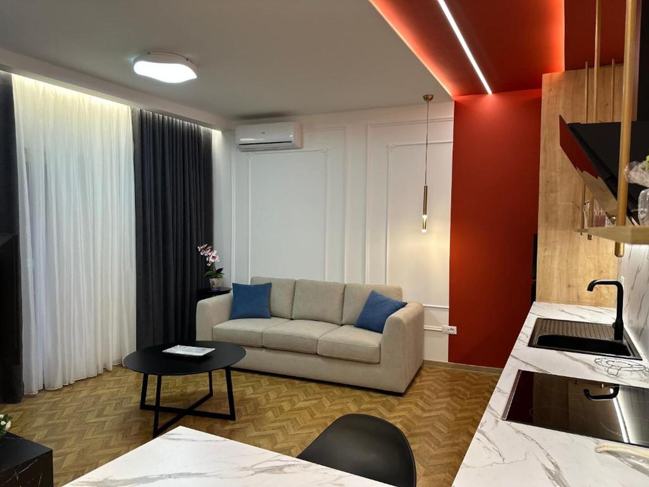Deluxe Apartment Tirana 3