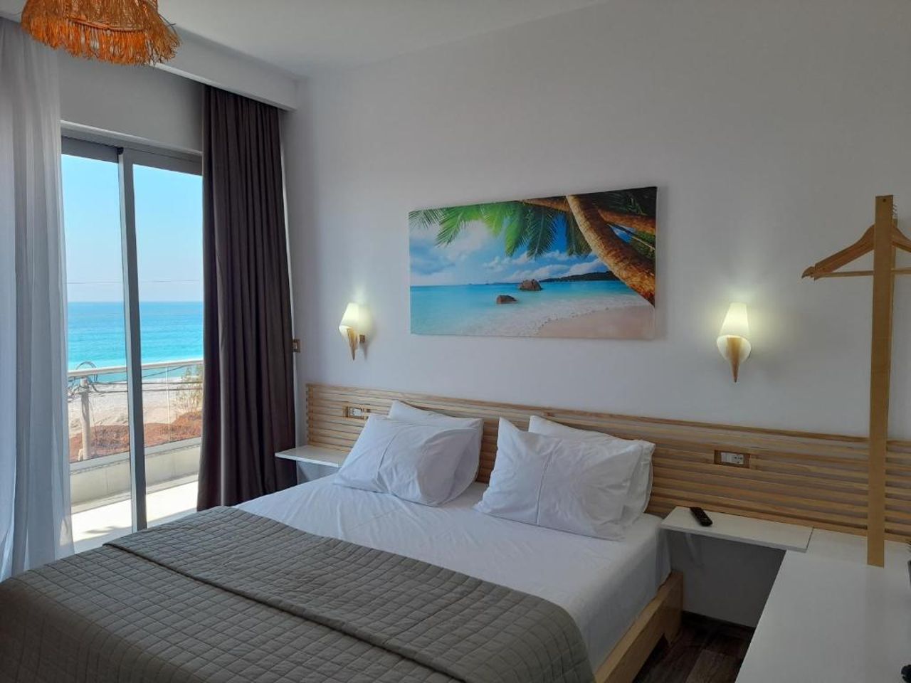 Anxhelos Hotel