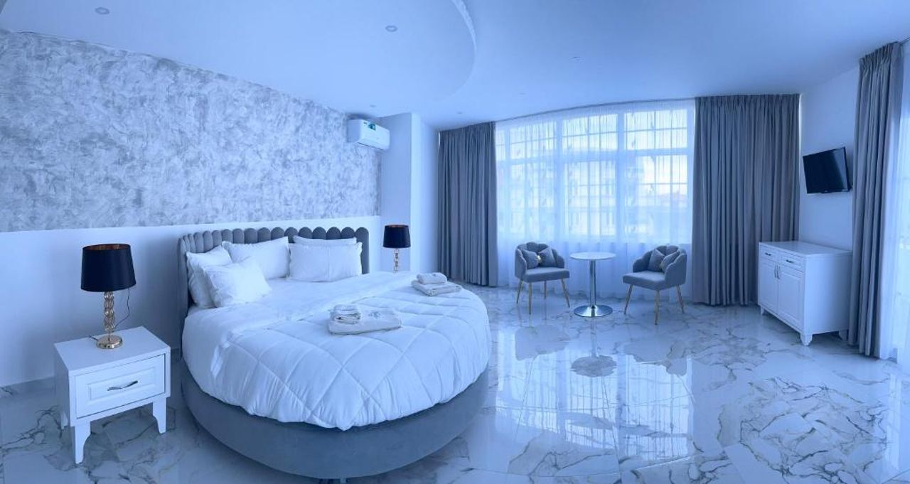 Ujvara Hotel