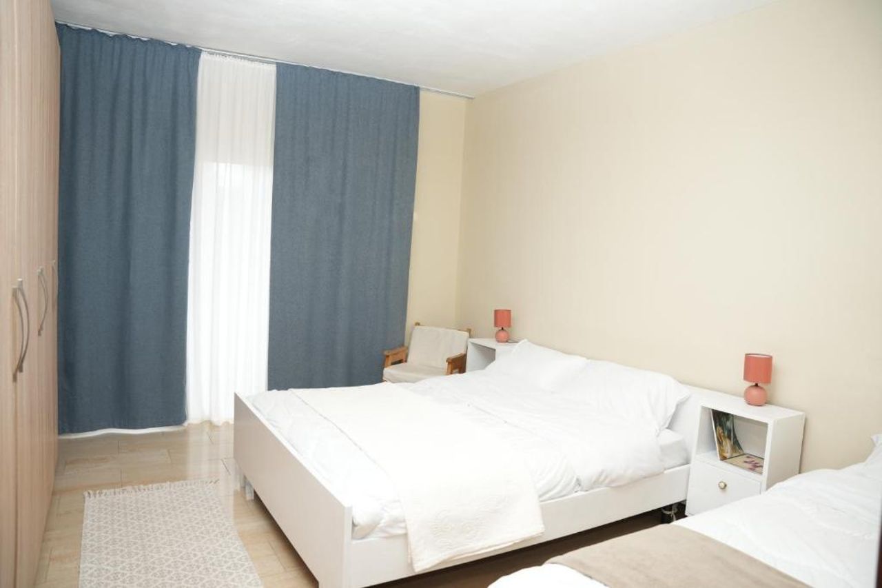 Ogi's Central Apartment