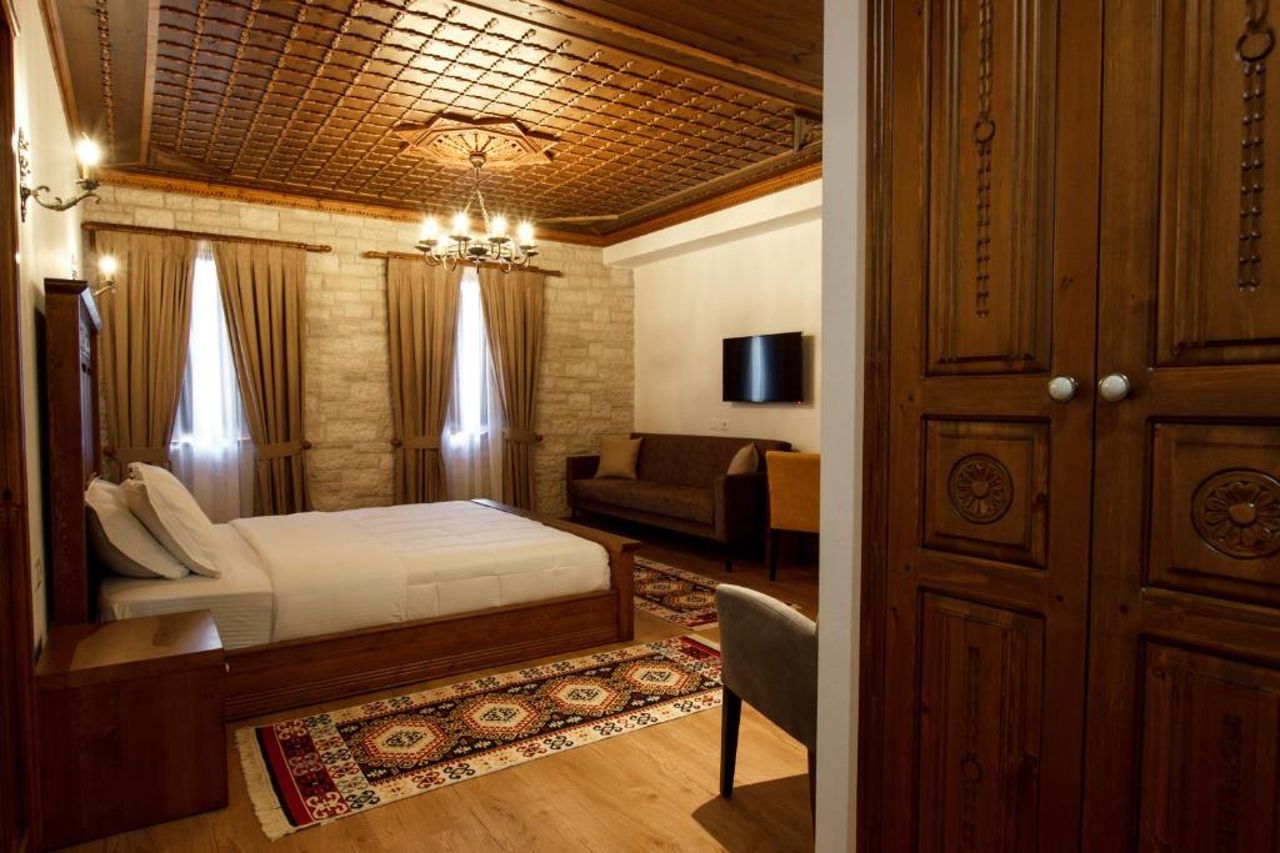 Rose Garden Hotel