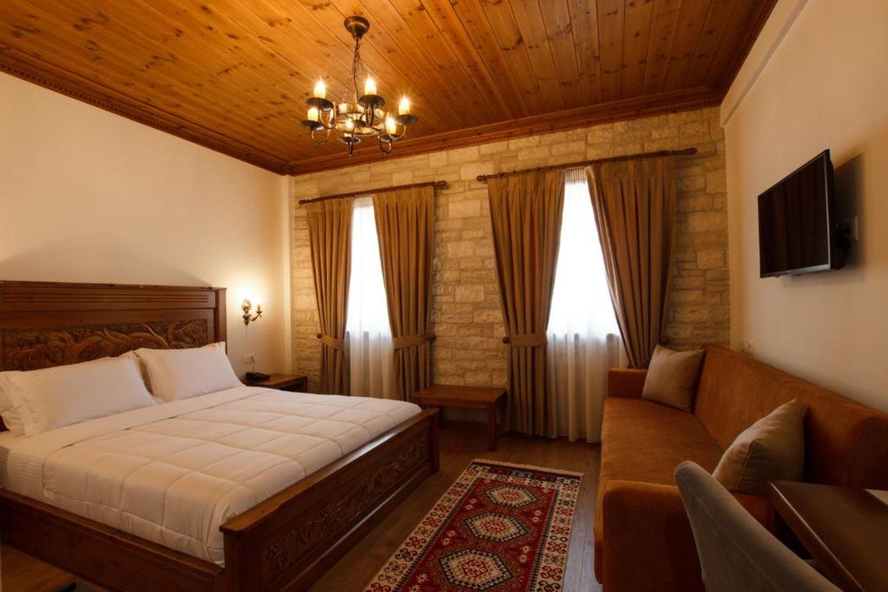 Rose Garden Hotel