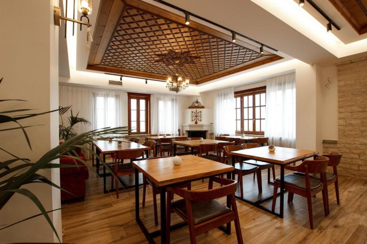 Rose Garden Hotel