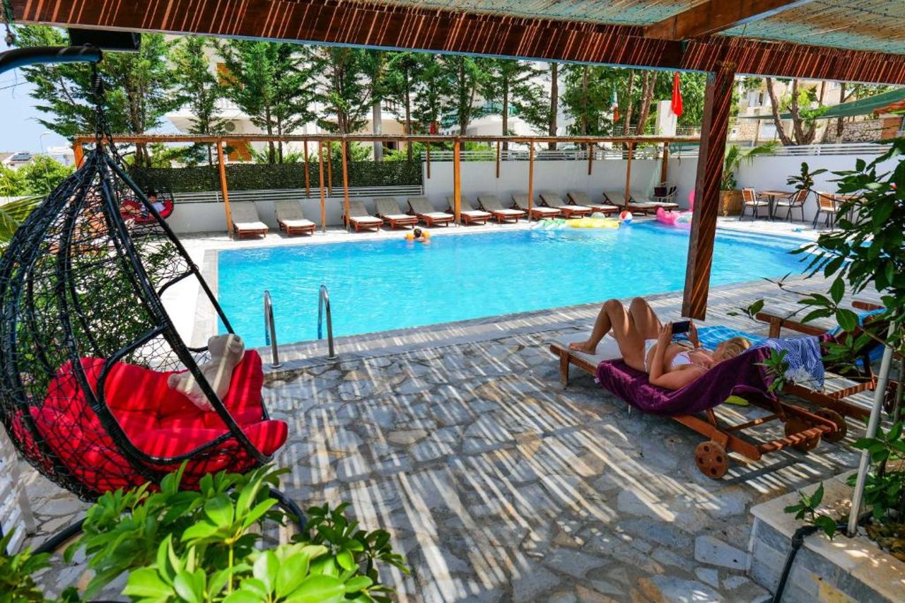 6 Milje Hotel
