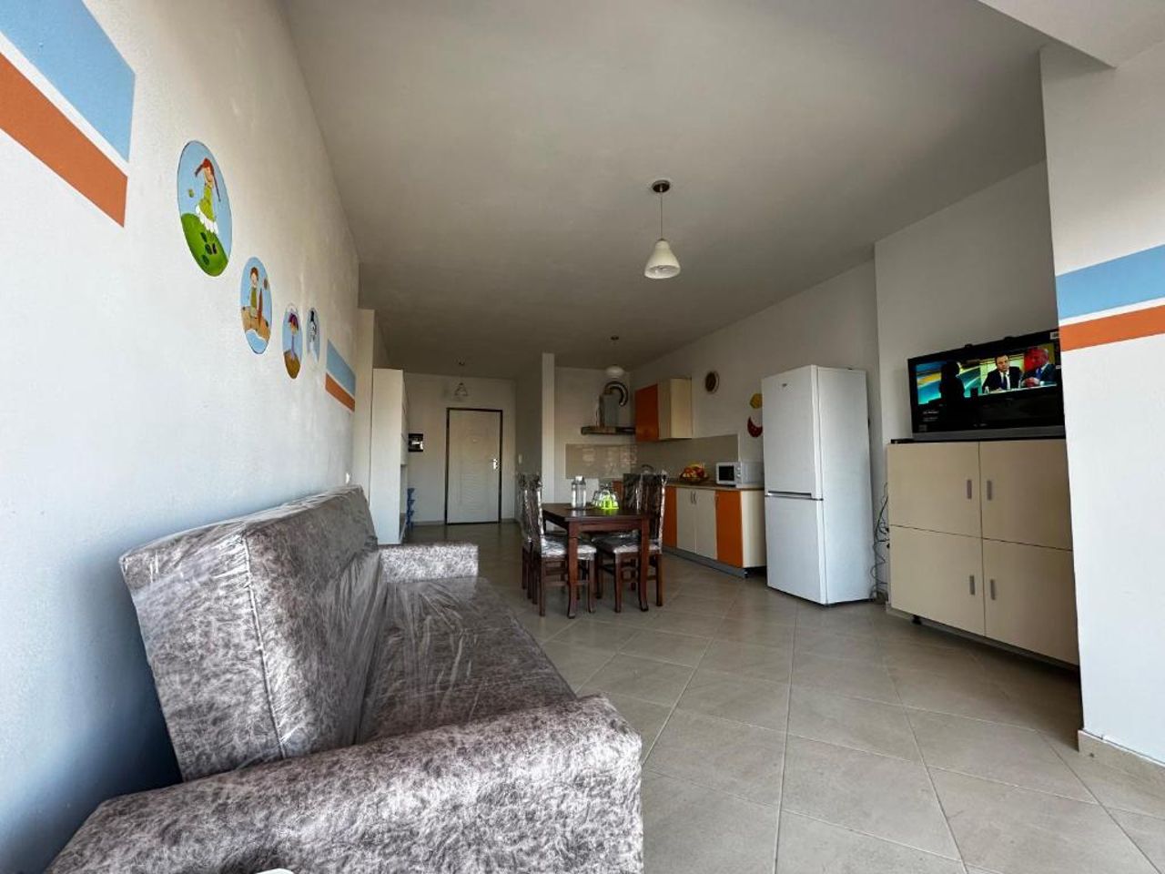 Apartment near lake and castle