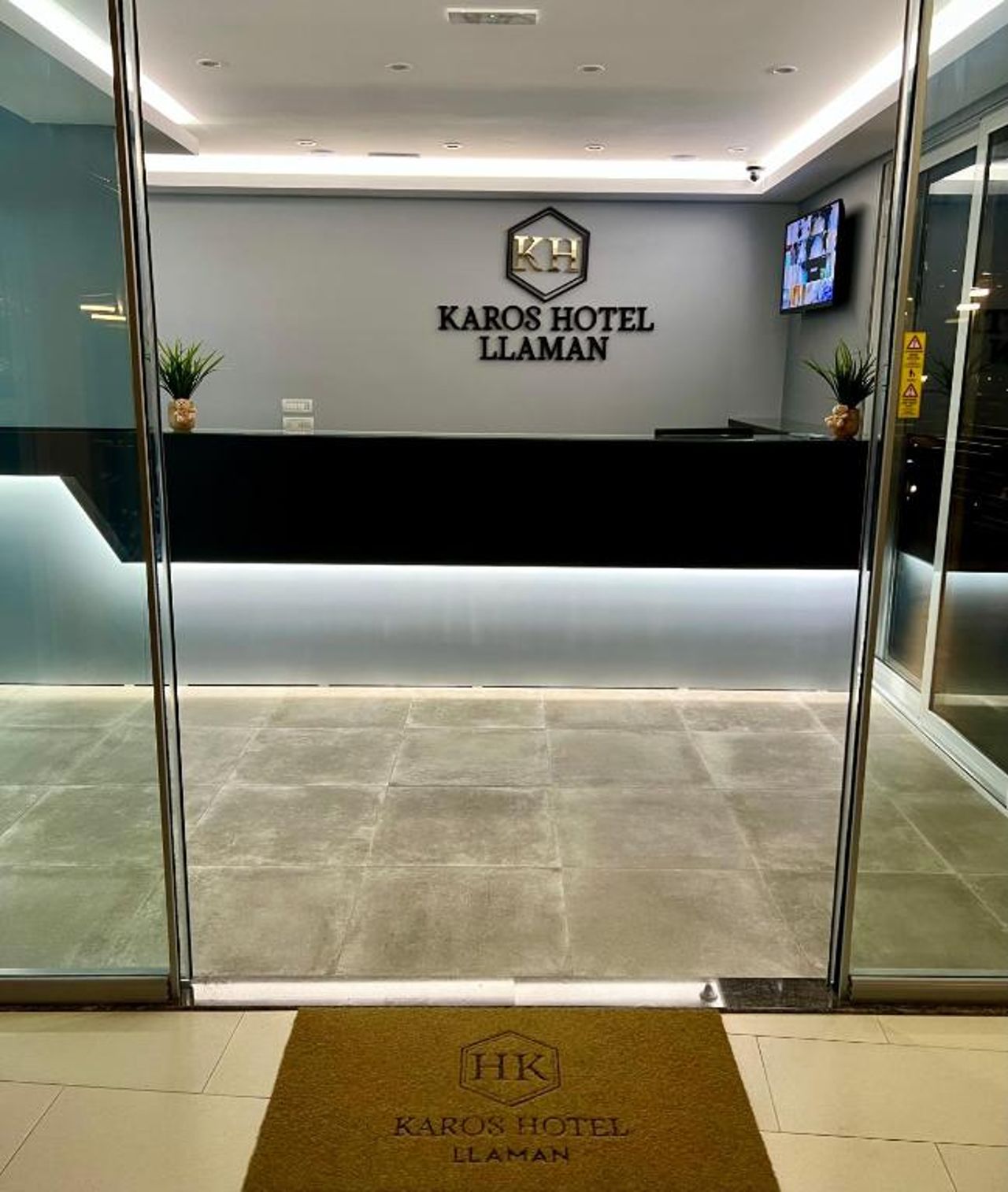 Karos Hotel Llaman