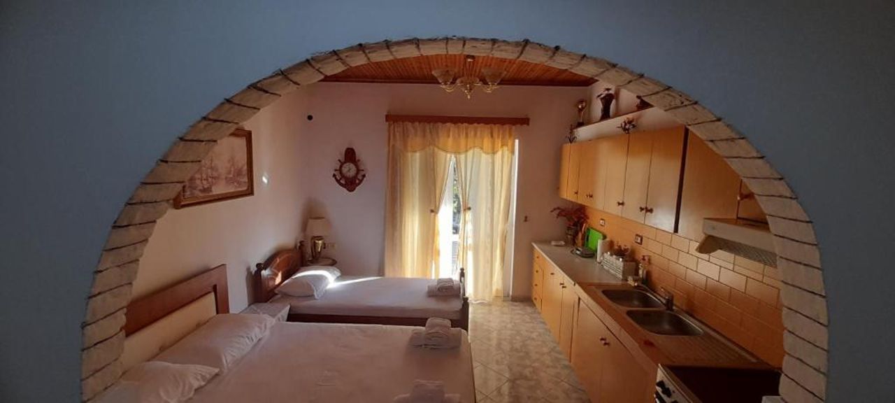 Honey-House “Kastrioti”