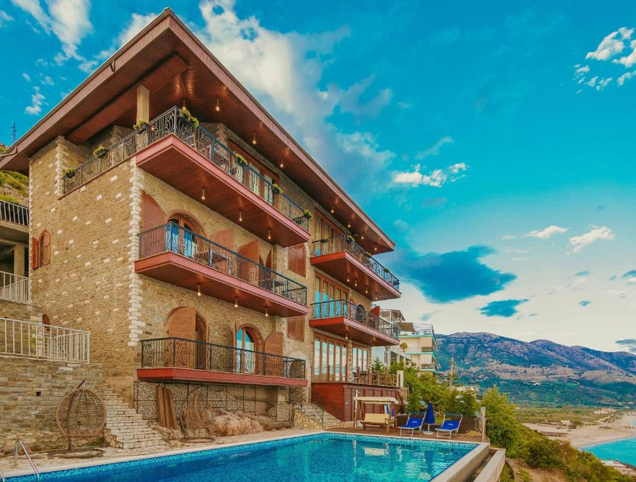 Kshira Oasis - Luxury 7-Bedroom Vila