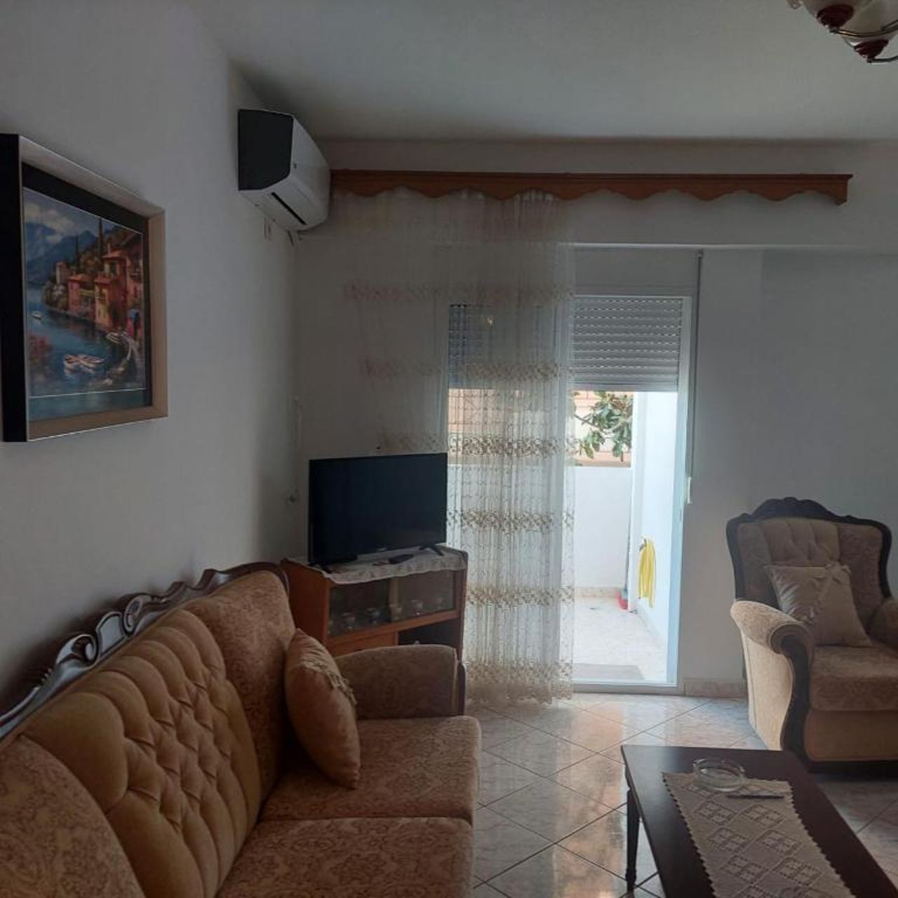 Klodian Apartment