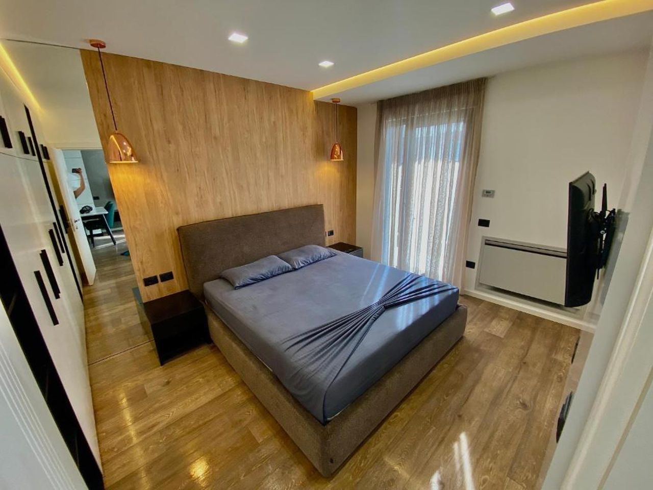 Lux Apartment 02 + Free Parking Post