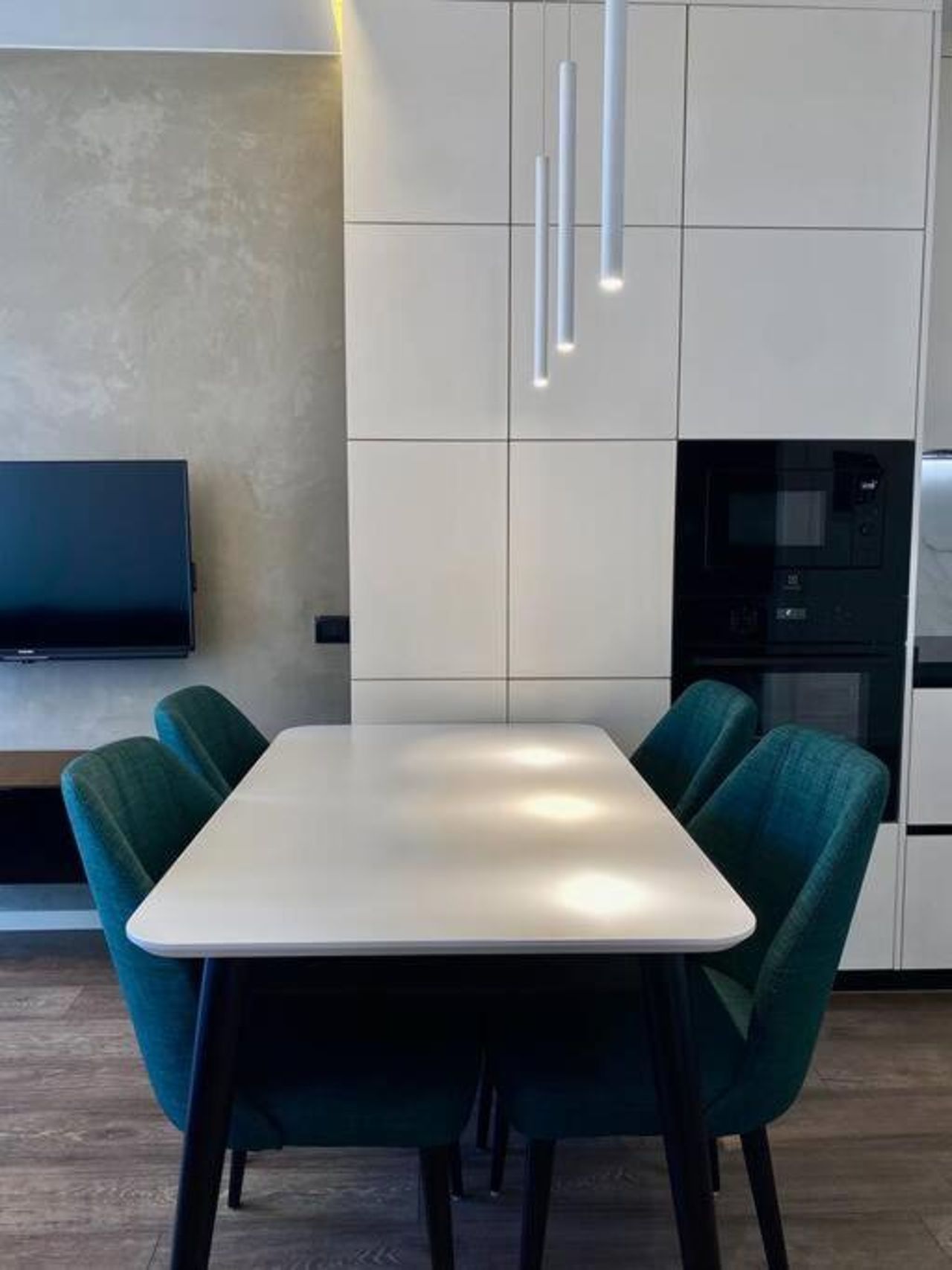 Lux Apartment 02 + Free Parking Post