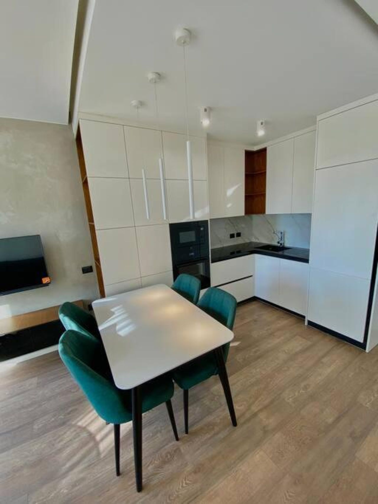 Lux Apartment 02 + Free Parking Post