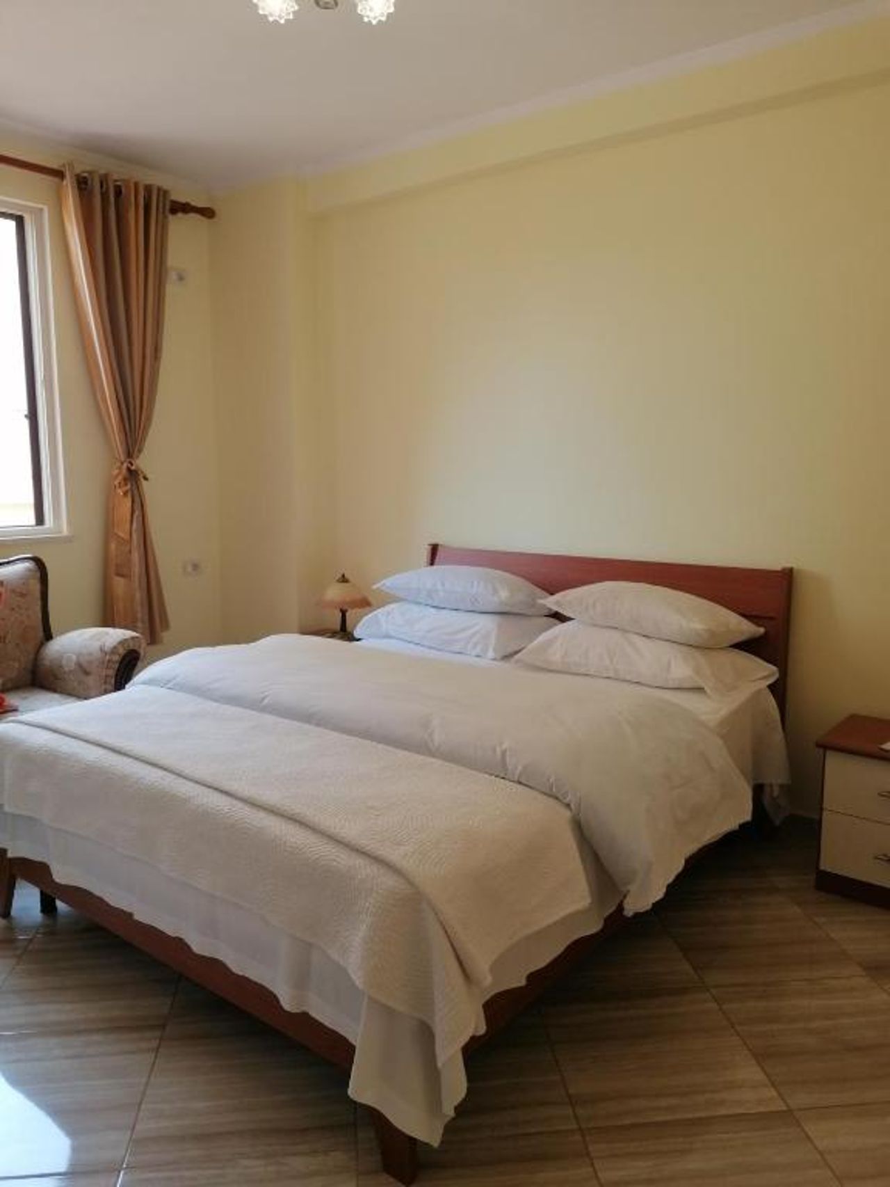Holiday Center Apartment