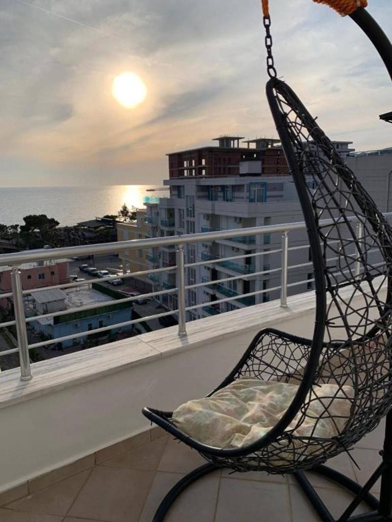 LUX4 Seaview & 43' TV Netflix